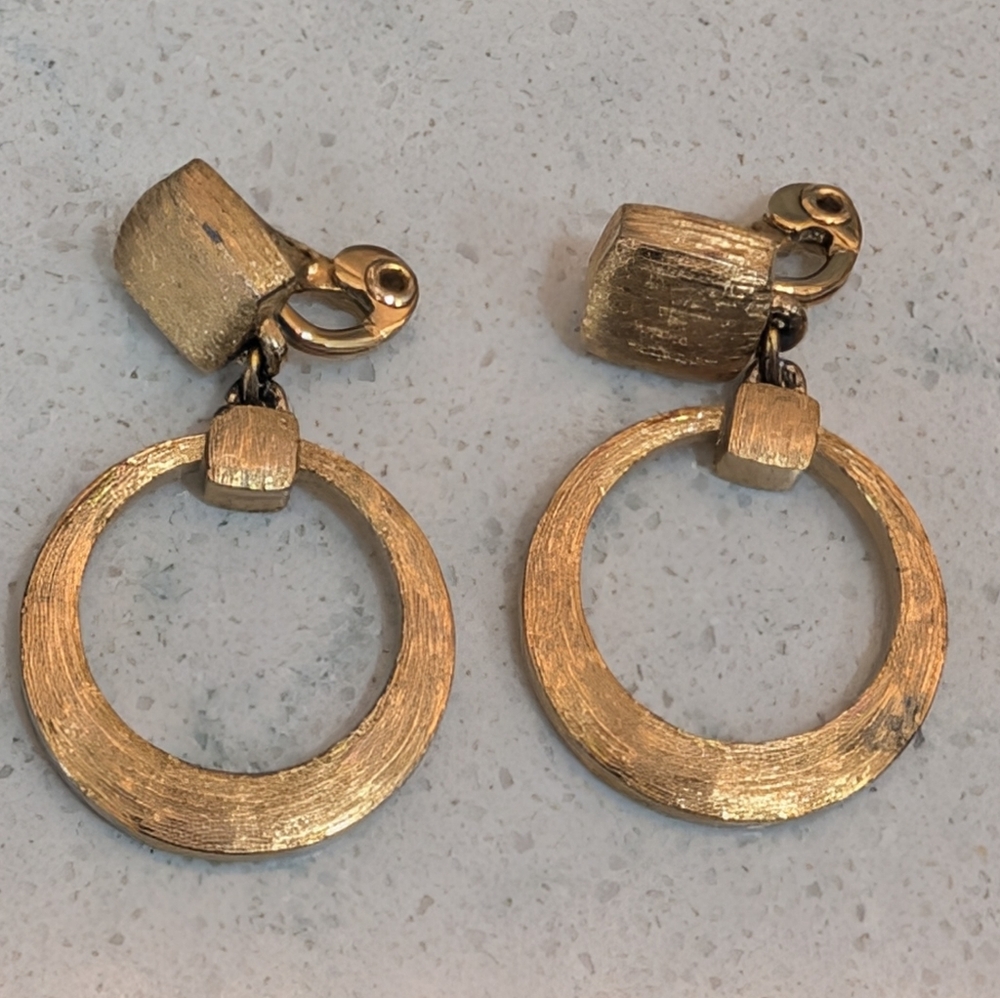 Vintage Monet Clip On Hoop Earrings - Picture 4 of 8